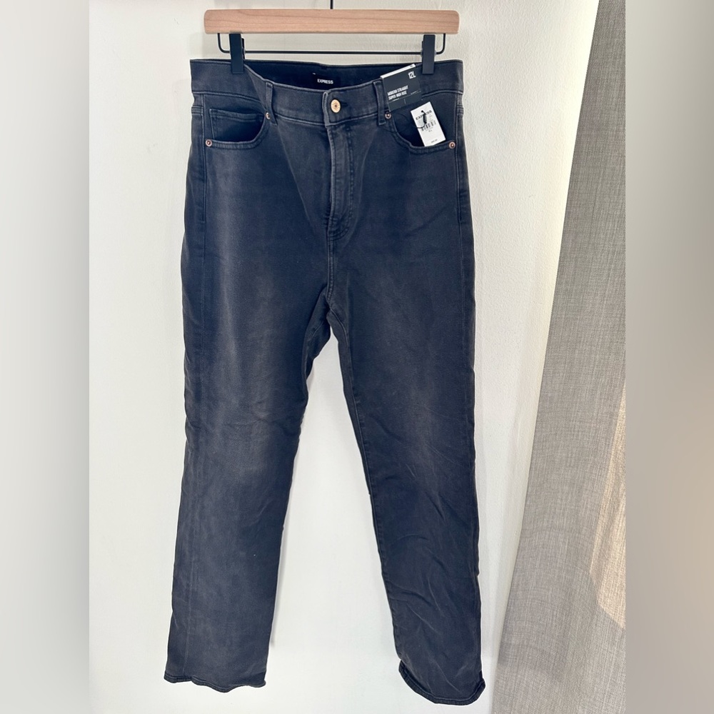 NWT Express Super High Rise Modern Straight size 12L in a washed black color